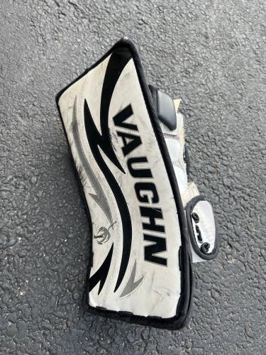 Used Vaughn Velocity 7150 Regular Goalie Gloves & Blockers