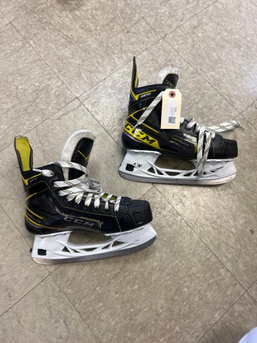 Senior Used CCM Super Tacks 9370 Hockey Skates D&R (Regular) 5.5