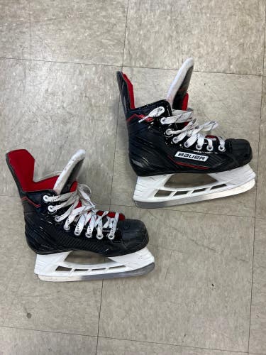 Junior Used Bauer Ns Hockey Skates D&R (Regular) 2.5