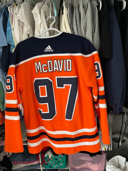 Connor McDavid signed my jersey today! : r/hockeyjerseys