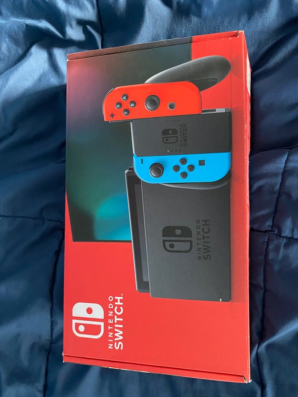 Nintendo Switch 32GB Red And Blue Joy-Con