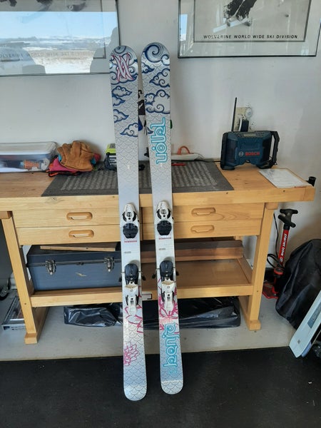 Used Women's 2013 Volkl 156 cm All Mountain Kenja 88 Skis With Bindings Max Din 10