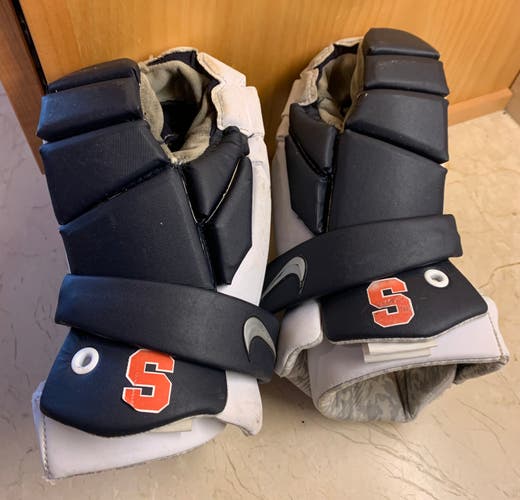 Syracuse team issued Nike Vapor Pro Lacrosse Gloves large
