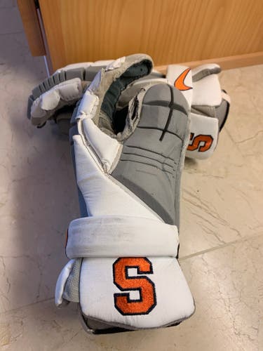 Syracuse team issued White Nike Vapor Elite Lacrosse Gloves large