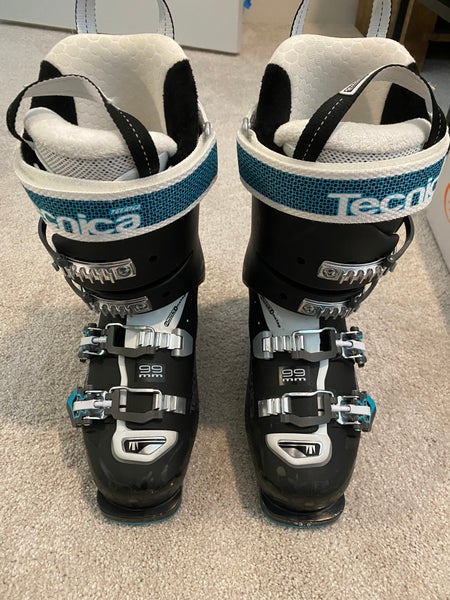 Women's Used Tecnica All Mountain Cochise Ski Boots Soft Flex