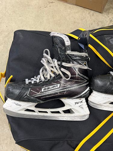 Used Bauer Regular Width  Size 10 Supreme 1S Hockey Skates