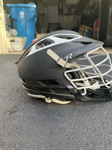 Player's Cascade R Helmet