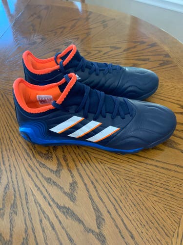 Blue Unisex Used Size 7.5 (Women's 8.5) Turf Cleats Adidas Copa Cleats