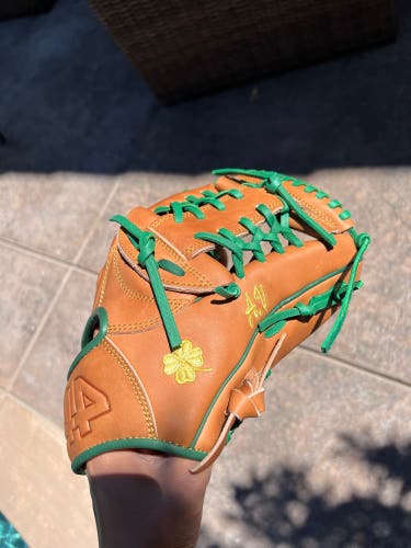 New Infield 11.5" Signiture Series Baseball Glove