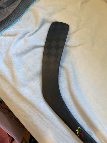 Senior Left Hand Mid Pattern Pro Stock Vapor FlyLite Hockey Stick