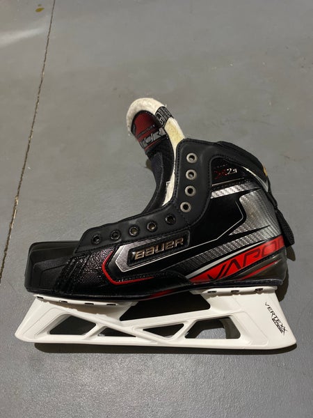New Bauer Regular Width Size 9 Vapor X2.9 Goalie Hockey Skates