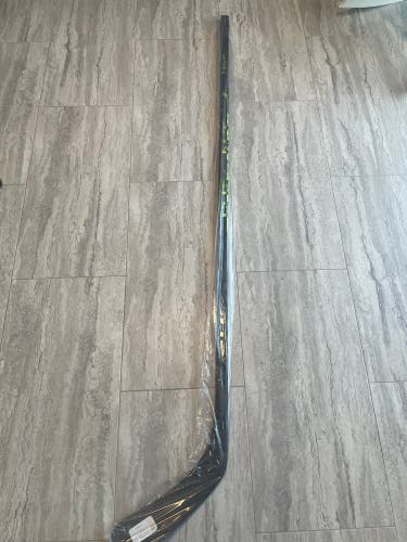 Senior Right Handed P92 Bauer Ag5nt Hockey Stick