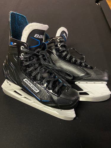 Used Sr Bauer XLP Size 9 Regular Width Hockey Skates