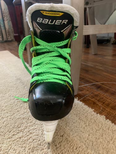 Youth Used Bauer Supreme 3S Hockey Skates Extra Wide Width Size 2