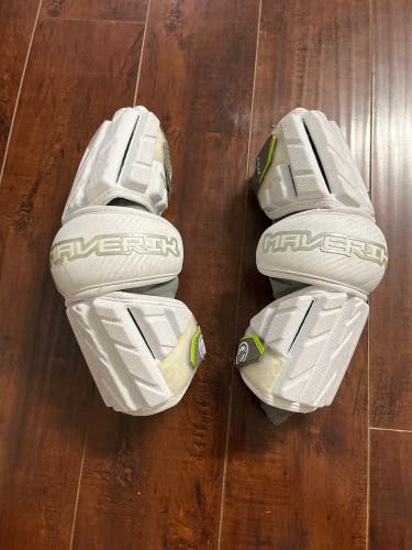 Maverick Max elbow guards