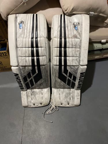 33+2 " Vaughn Velocity VE8 Pro Carbon Goalie Leg Pads