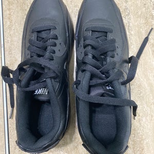 Black Unisex Size 7.0 (Women's 8.0) Nike Shoes