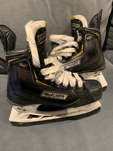 Bauer Regular Width Size 4.5 Supreme Ignite Pro+ Hockey Skates