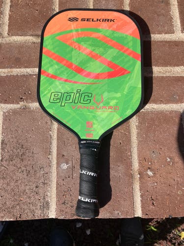 Selkirk Vanguard Hybrid Epic Pickleball Paddle