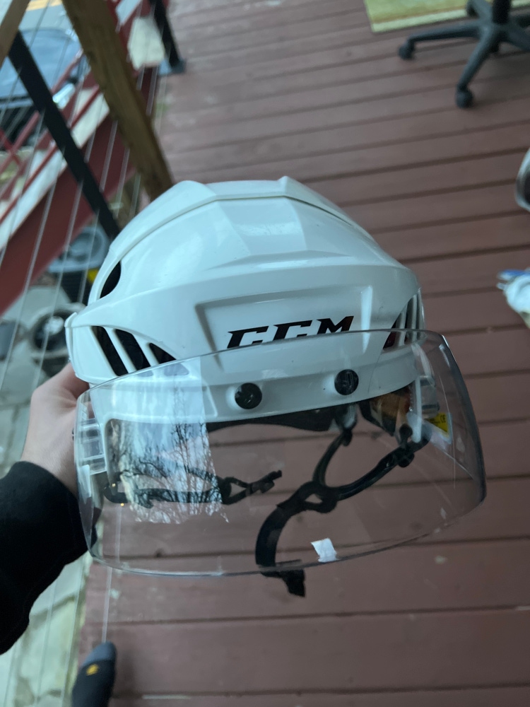 New Medium CCM  FL40 Helmet