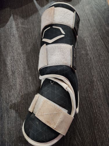 Black Senior EvoShield Shin Guard