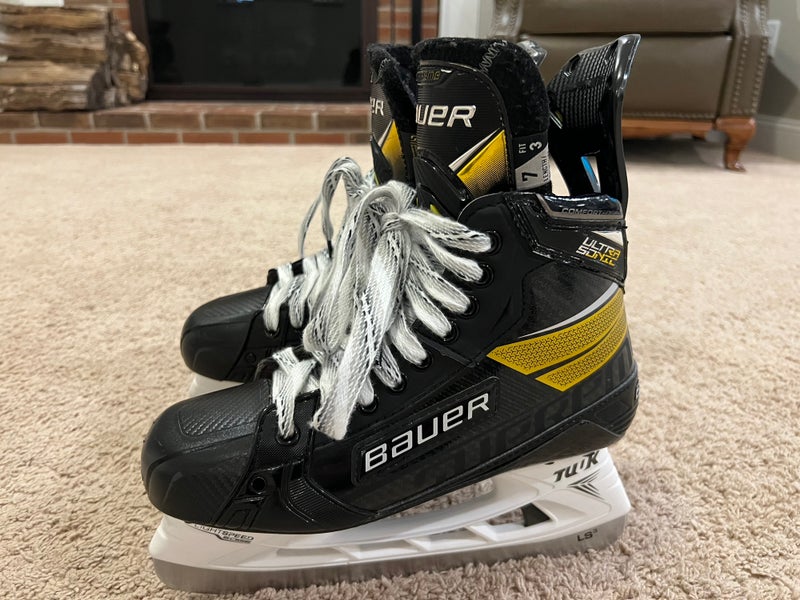 Bauer Supreme UltraSonic hockey skates - size 7 fit 3