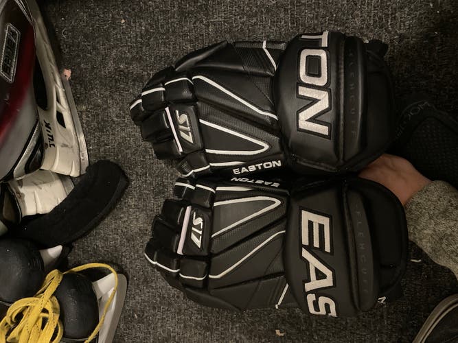 Like New 14” Easton S17 Gloves