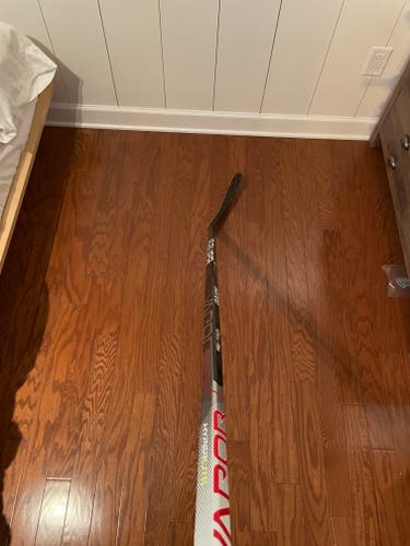 Senior Used Right Handed Bauer Vapor Hyperlite Hockey Stick P92