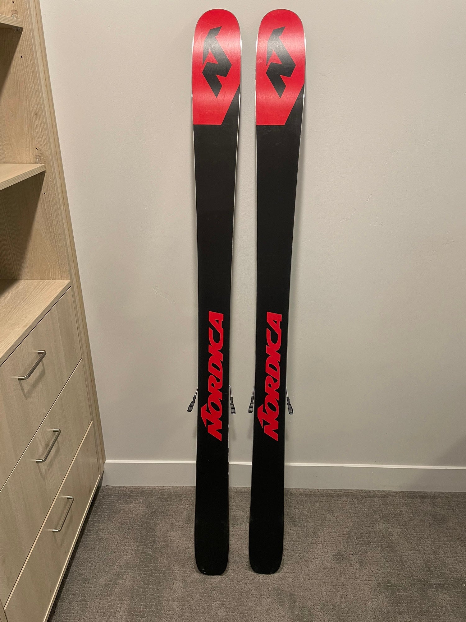 2022 Nordica Enforcer 100 Skis (179cm) with Marker Griffon