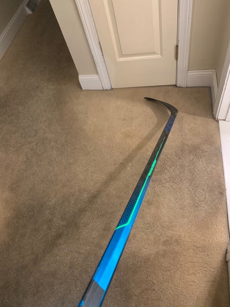 Senior Right Handed P92M Nexus Geo Hockey Stick