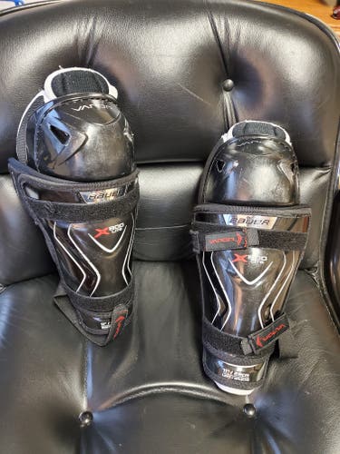 Junior Used Bauer Vapor X800 Shin Pads 11"