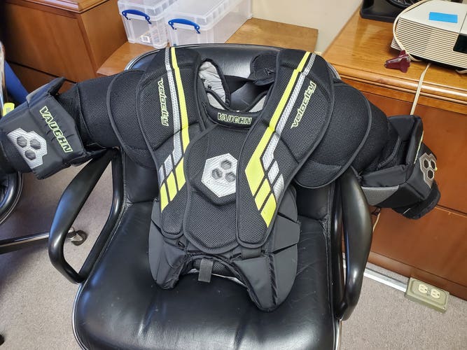 Used XL Vaughn Velocity VE8 Int Goalie Chest Protector