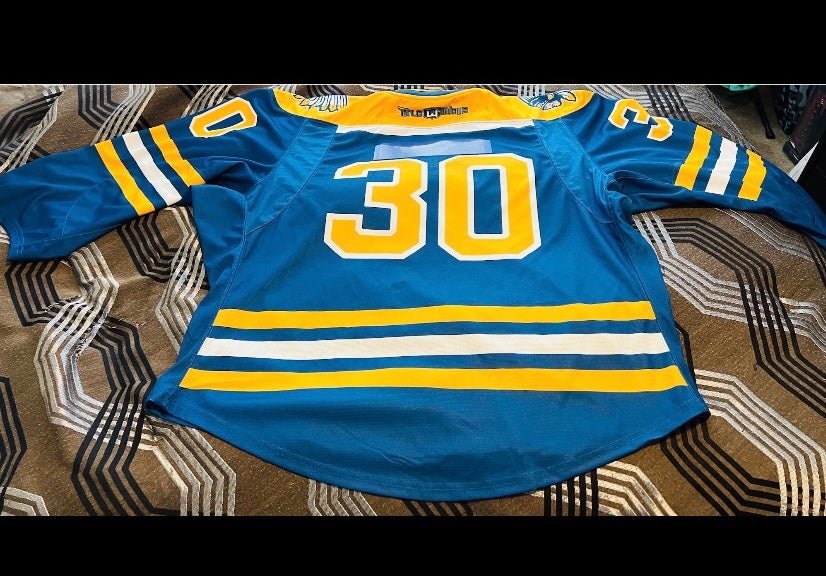 Chiefs Slap Shot Goalie Cut Large Jersey - Like New