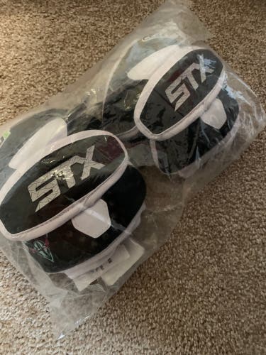 BRAND NEW CELL V PLL CHROME ELBOW PADS