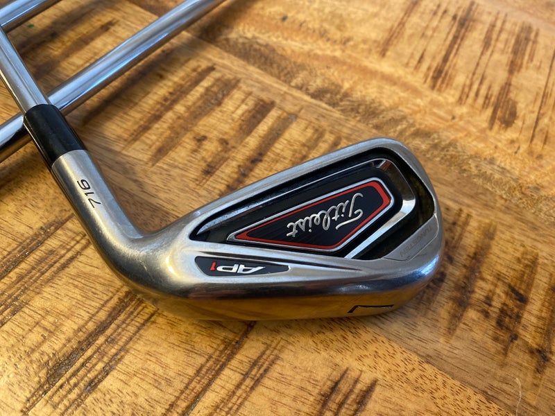 Titleist 716 AP1 Iron Set RH Reg flex