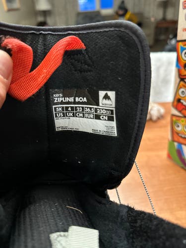 Kid's  Burton Zipline Boa Snowboard Boots Sz 5k