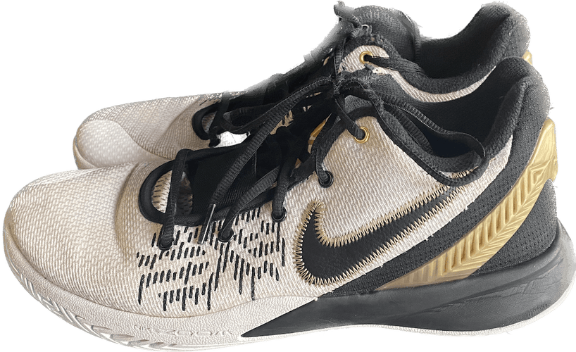 Used Nike Senior 10 Basketball Shoes