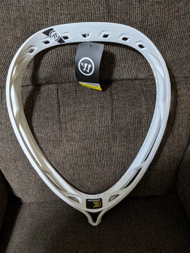 New Warrior Nemesis 3 Goalie Head