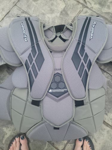 Used Large Vaughn VE8 Pro Carbon Goalie Chest Protector Pro Stock