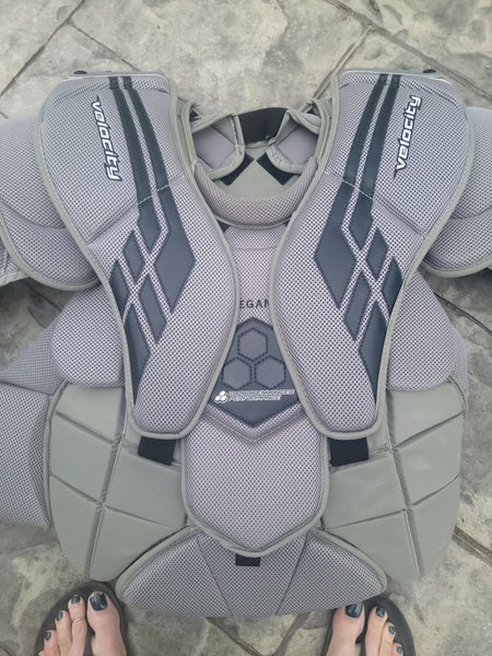 Used Large Vaughn VE8 Pro Carbon Goalie Chest Protector Pro Stock