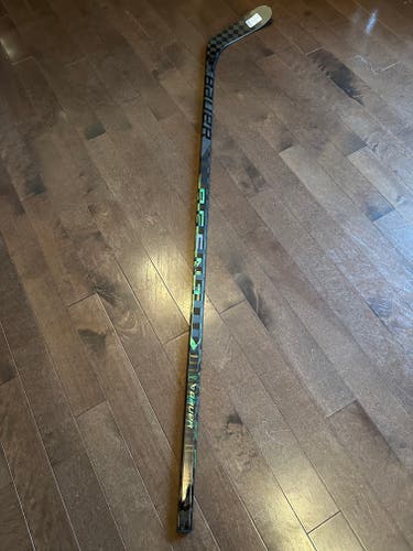 New Senior Bauer Ag5nt Stick - RH 70 P28