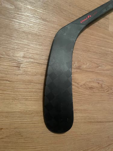 Senior Right Handed P28M Pro Stock Jetspeed FT4 Pro Hockey Stick