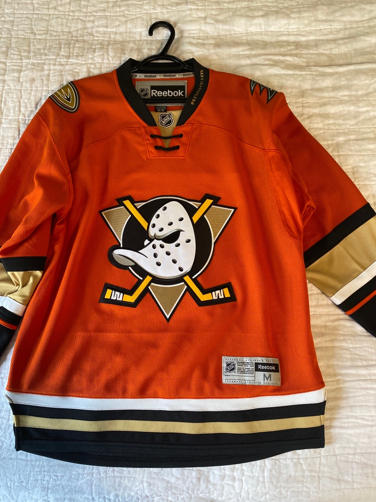 Ducks Reebok hockey jersey men’s medium