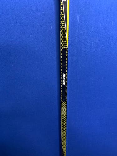Senior Right Handed True Catalyst 5x Hockey Stick P92