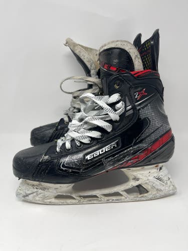 Used Bauer Regular Width Size 8.5 Vapor 2X Hockey Skates