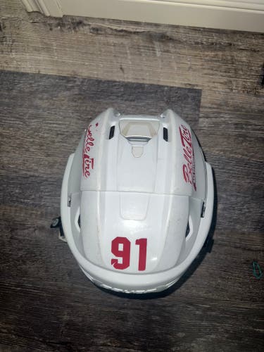 Used Small Bauer  Re-Akt 200 Helmet