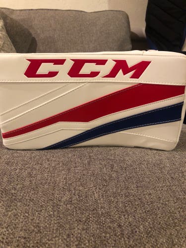 CCM extreme flex lll blocker and glove
