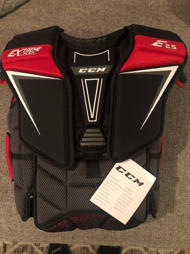 New Large/Extra Large CCM Extreme Flex Shield E2.5 Goalie Chest Protector