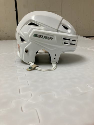 Used Medium Bauer Re-Akt 200 Helmet