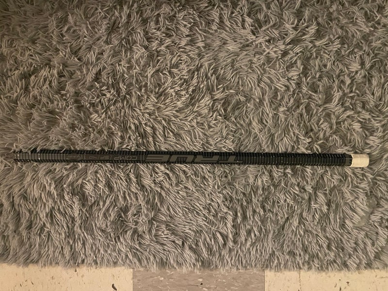 Black True Comp SF 4.0 Lacrosse Shaft